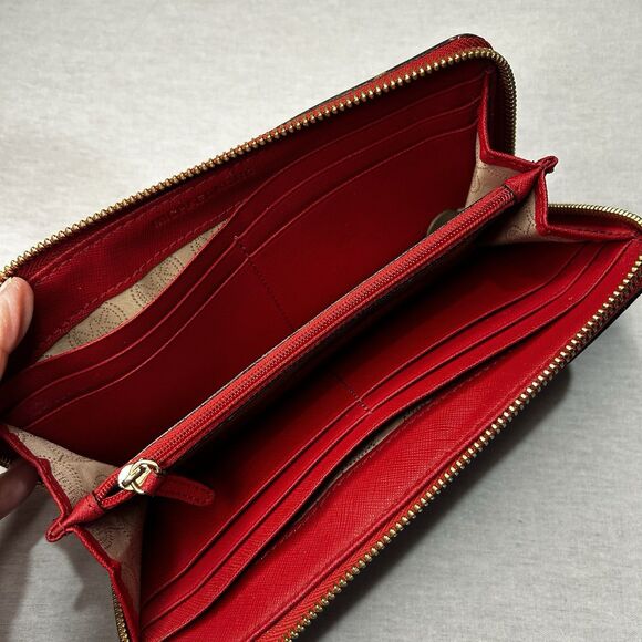 Michael Kors Jet Set Travel Continental Wallet, Red Saffiano Leather, Classic - Picture 4 of 6